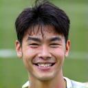 밝게 웃는 축구 선수 김민준
